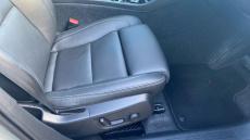 Volvo XC40 2.0 B4P Ultra Dark 5dr Auto Petrol Estate